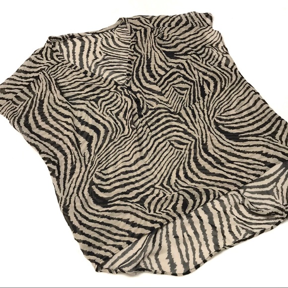 Tops - Zebra print sheer high-low short sleeve Top medium